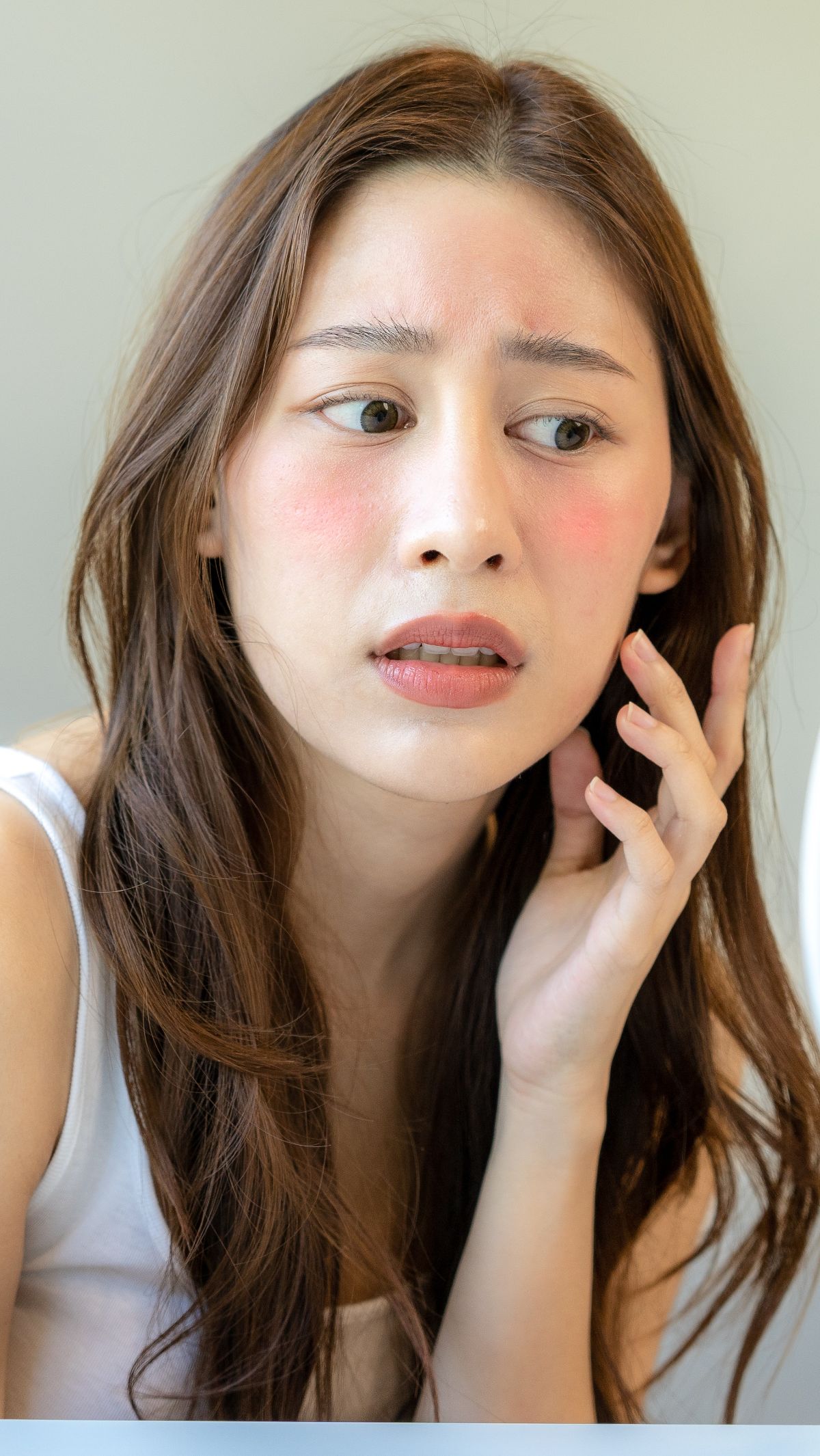 Pakai Acne Patch Terlalu Lama Bisa Bikin Iritasi, Simak Penjelasan Dokter