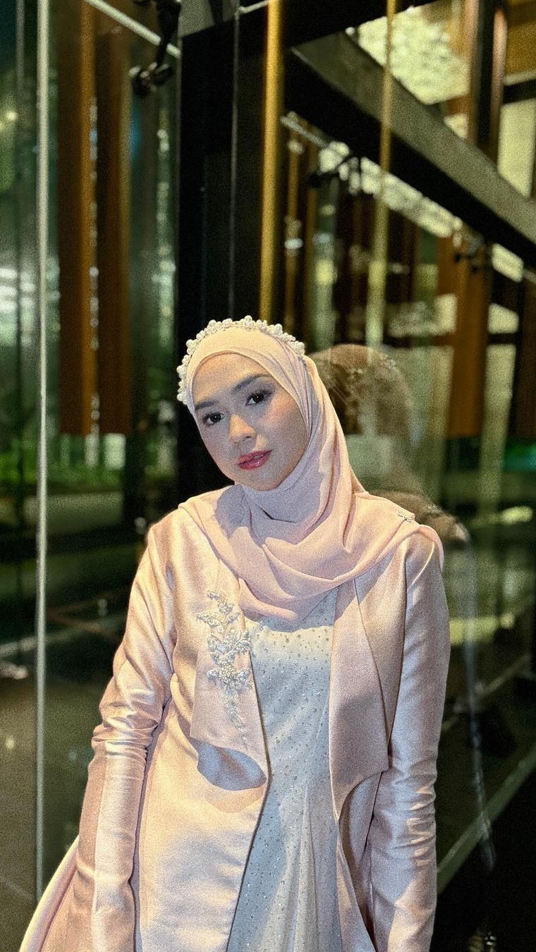 Banyak yang menghujat Ricis akan sikapnya tersebut.
