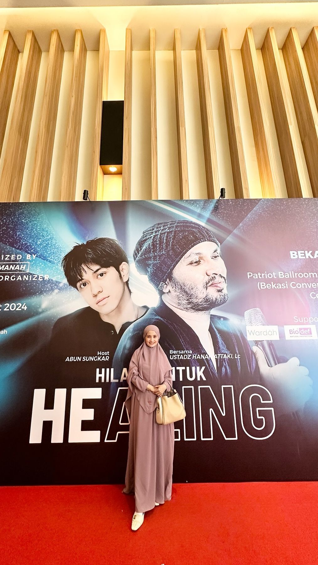Dodhy dua kali absen dalam persidangan, sehingga gugatan cerai Ayu pun diterima oleh pihak pengadilan