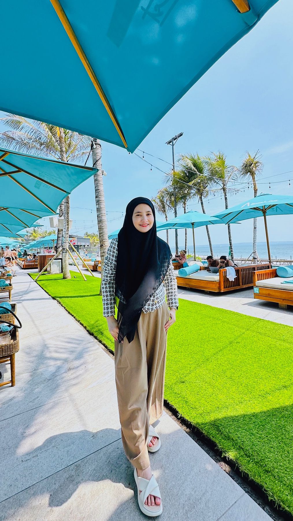 Lagu Galau yang dipopulerkan oleh Al Ghazali juga merupakan salah satu karya Ayu