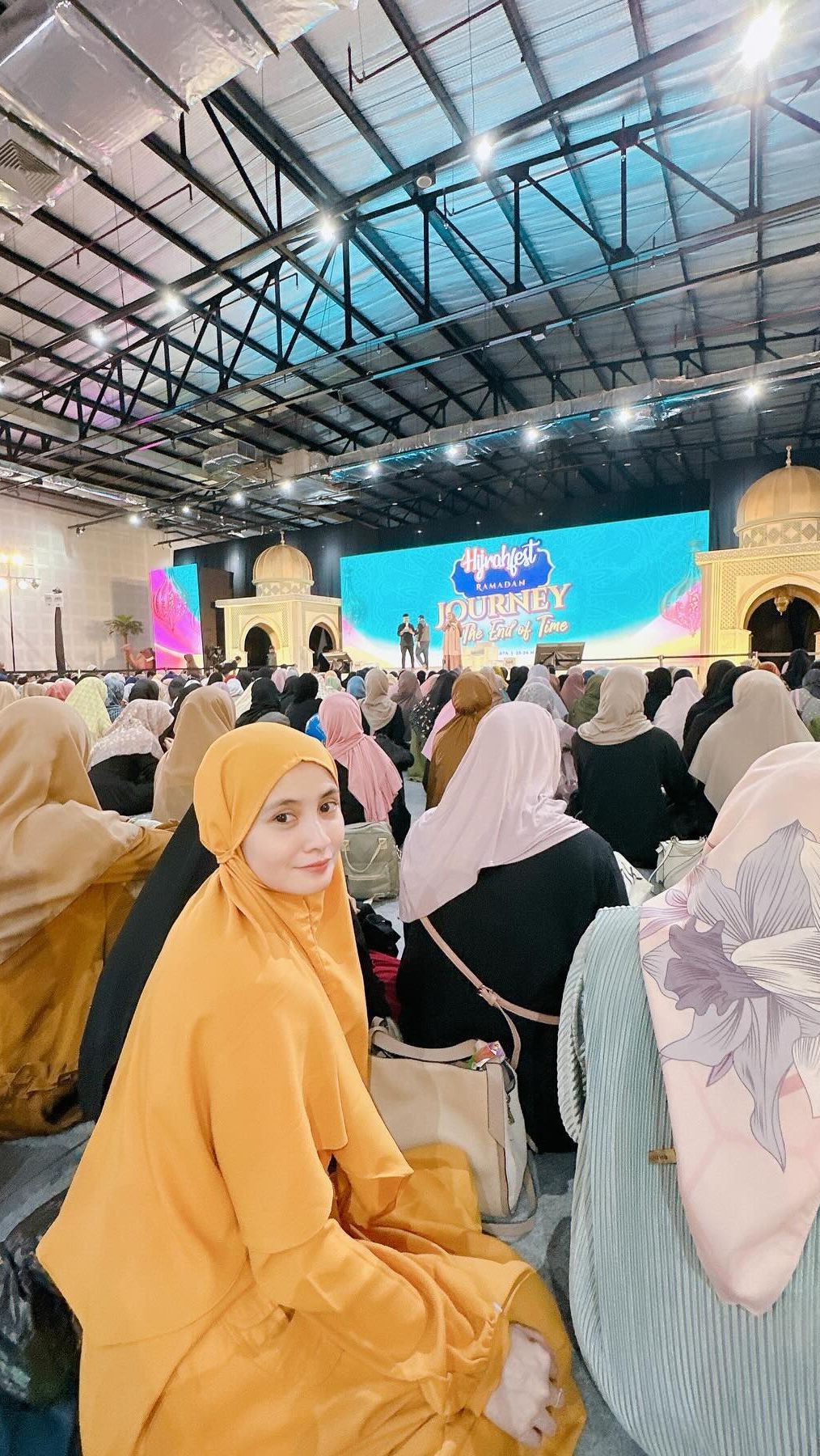 Dari pernikahan tersebut, Ayu dan Dodhy dikaruniai tiga orang anak