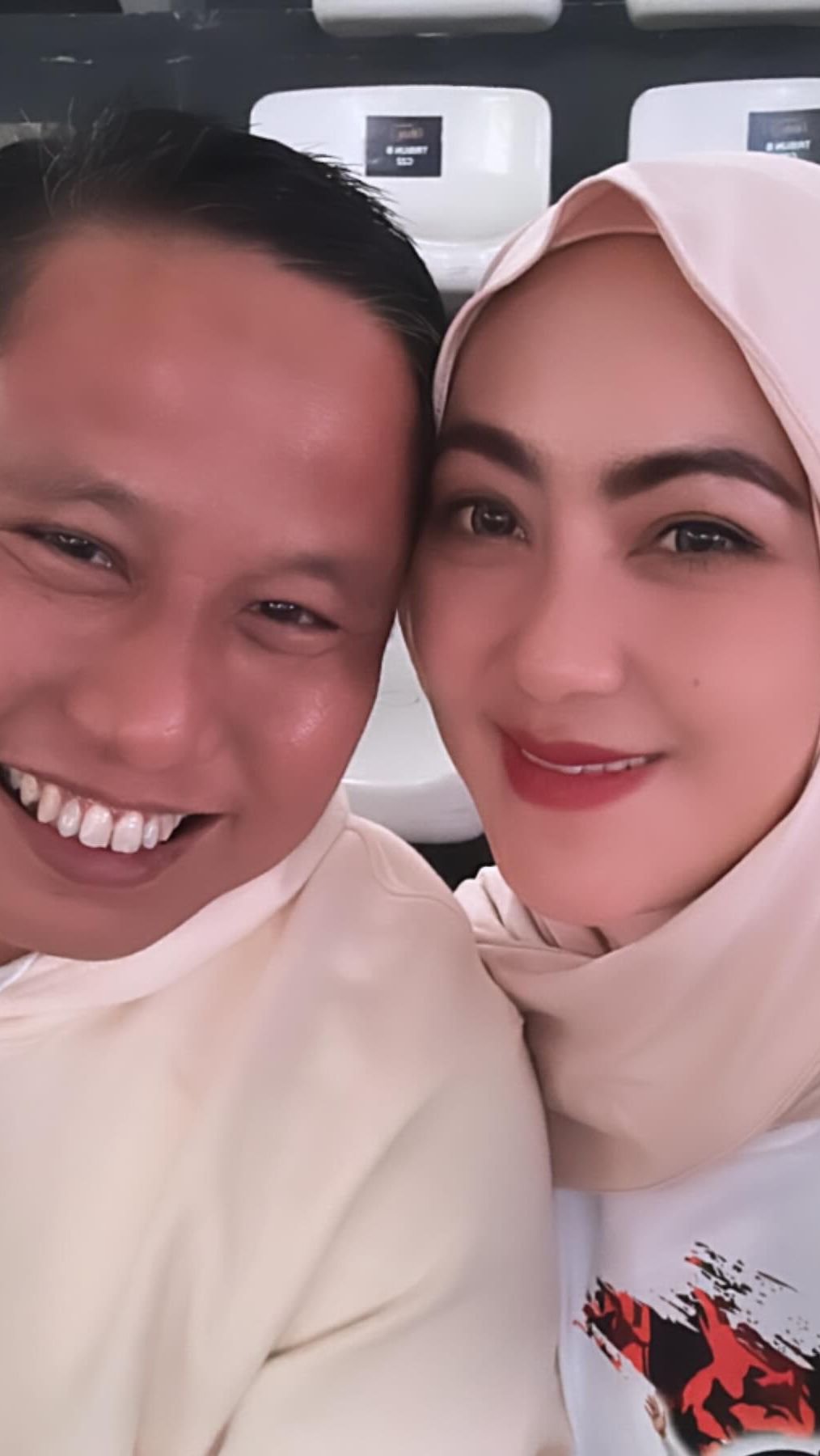 Inilah potret Diyan istri Narji yang ikut mencuri perhatian netizen. Keduanya telah menikah sejak tahun 2008 silam
