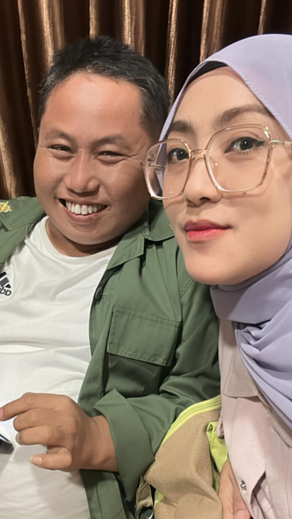 Tahun ini usia pernikahan mereka telah memasuki 16 tahun. Namun rumah tangga Diyan dan Narji selalu tampak harmonis