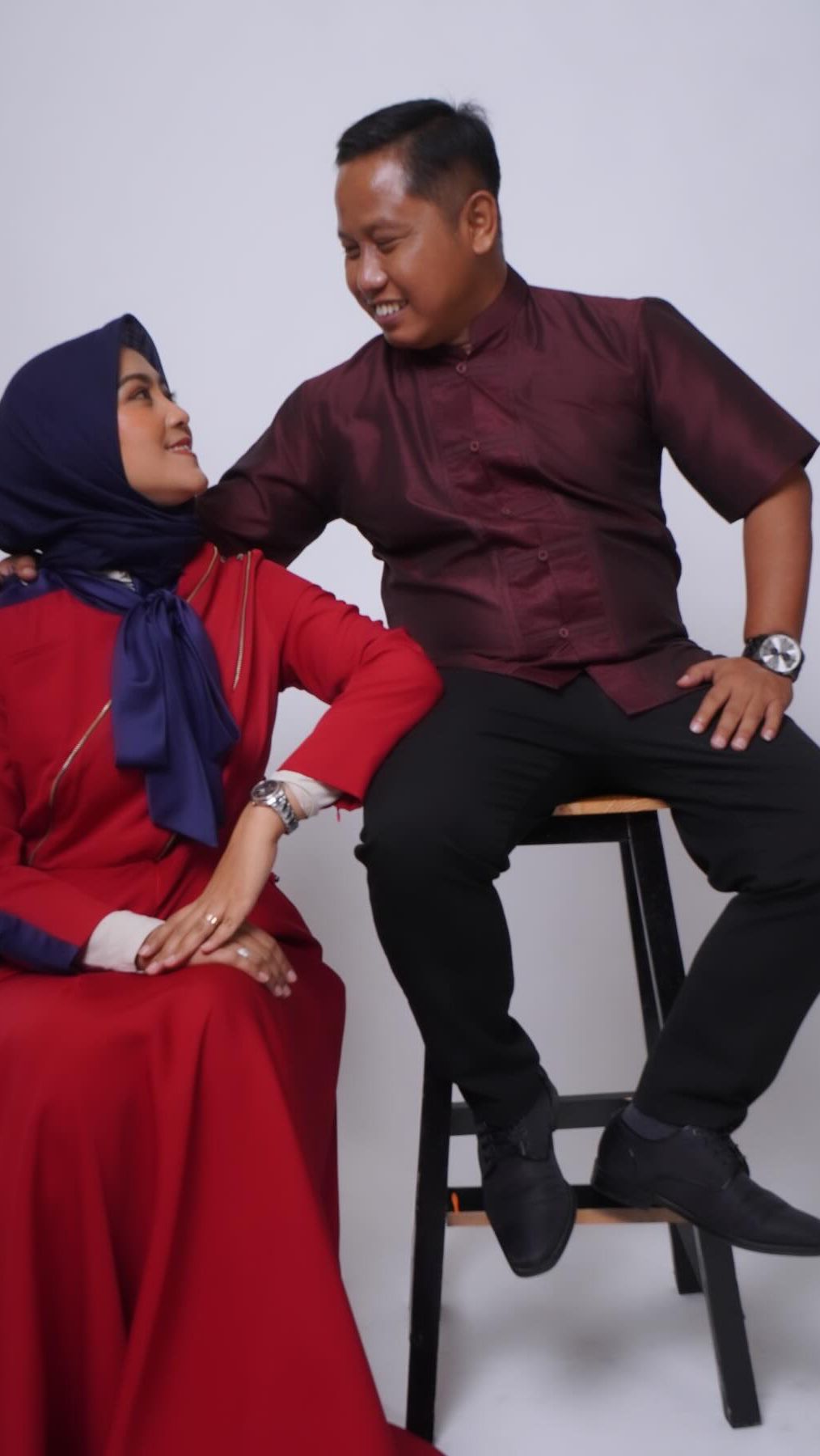 Diyan tak hanya cantik namun juga sangat setia. Ia pun selalu menemani sang suami kala syuting atau saat membuat konten youtube