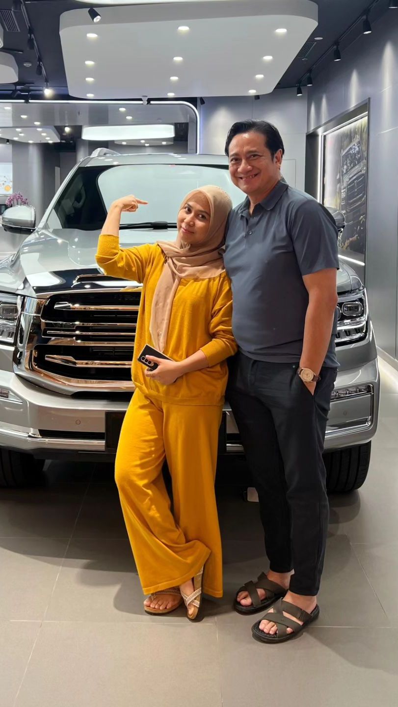 Bukan Orang Sembarangan, 8 Potret Ibu Sambung Verrell Bramasta yang Kini Jadi Sorotan, Dibelikan Mobil Mewah Rp 1,1 Miliar