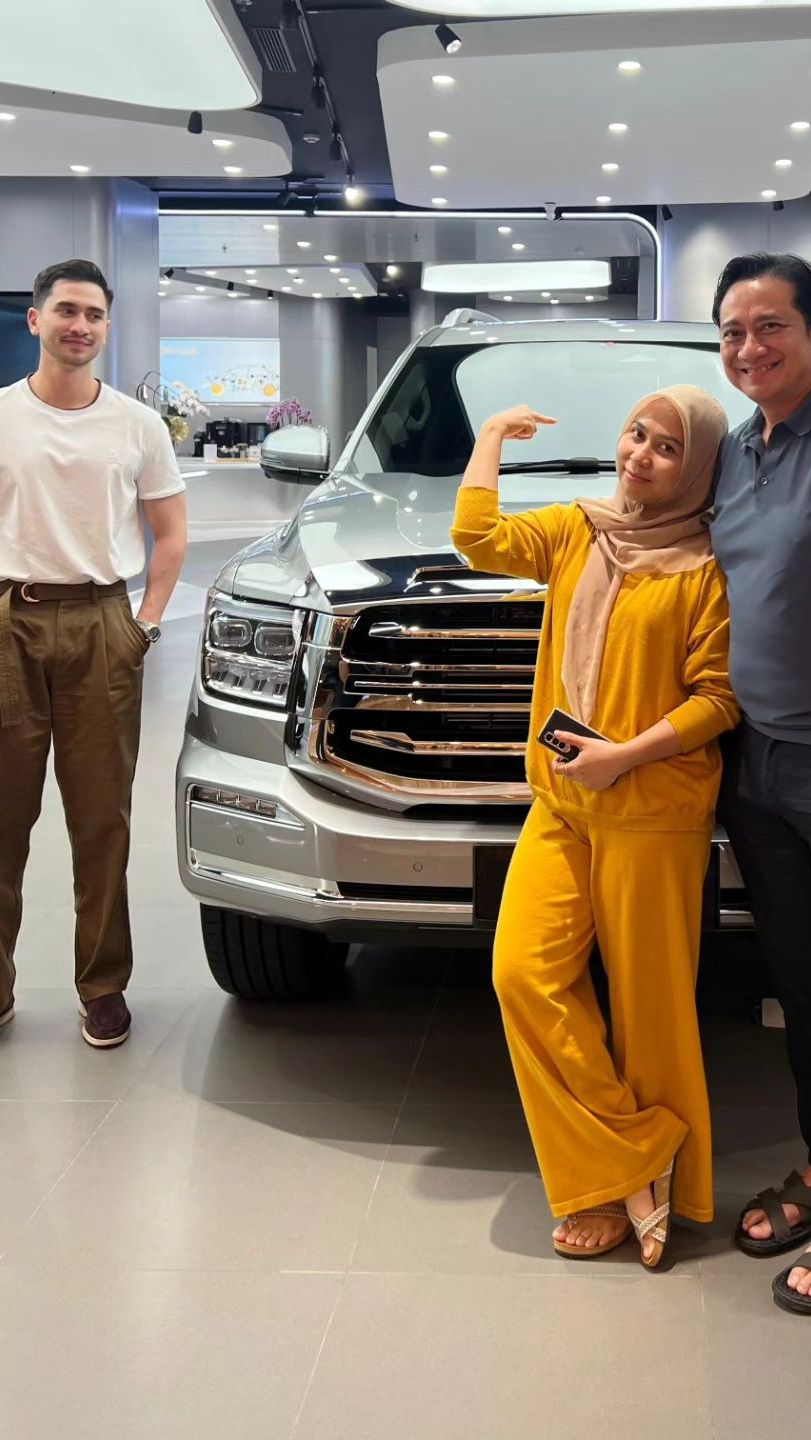 Verrell menyebut jika mobil itu adalah pengganti mobil ibu sambungnya yang pernah ia pinjam saat kampanye dulu