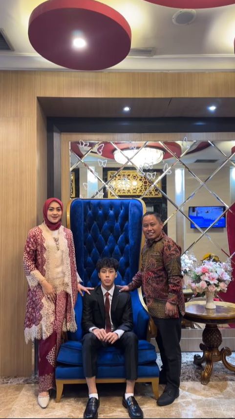 10 Potret Putra Sulung Narji yang Disebut Mirip Rafael Struick