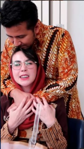 Momen saat Arumi dikerjai oleh Emil saat ulang tahunnya ini malah bikin netizen baper