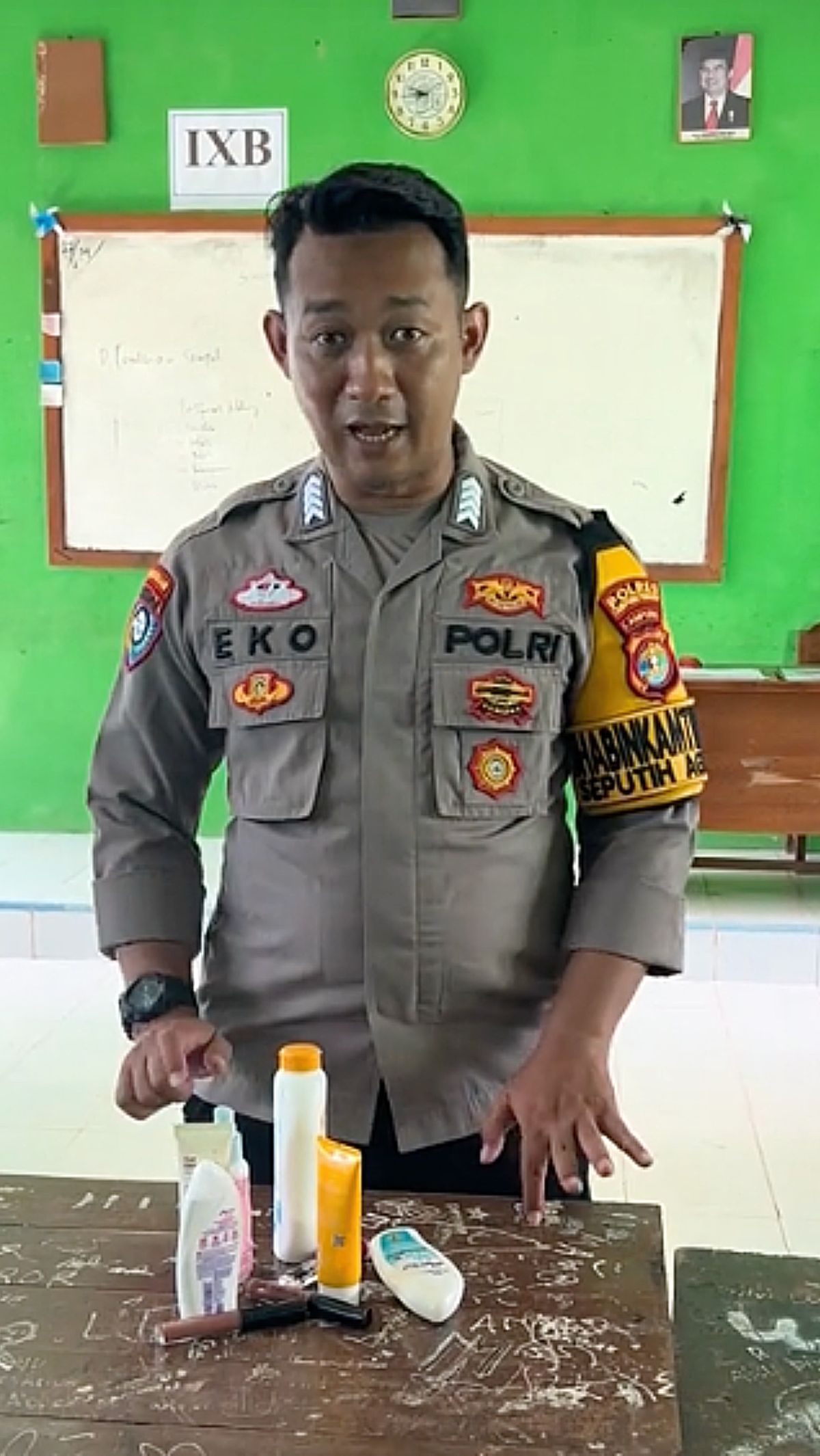 Warganet Heboh Lihat Polisi Sita Sunscreen Siswi SMP: Itu Skincare Pak, Bukan Makeup