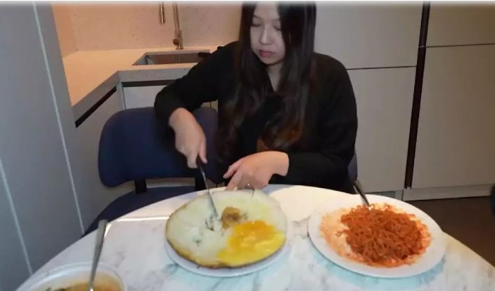 Meja Makan