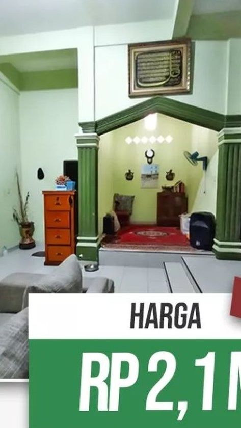 Potret di dalam rumah juga tampak nyaman. Terdapat mushola yang digunakan untuk melaksanakan ibadah