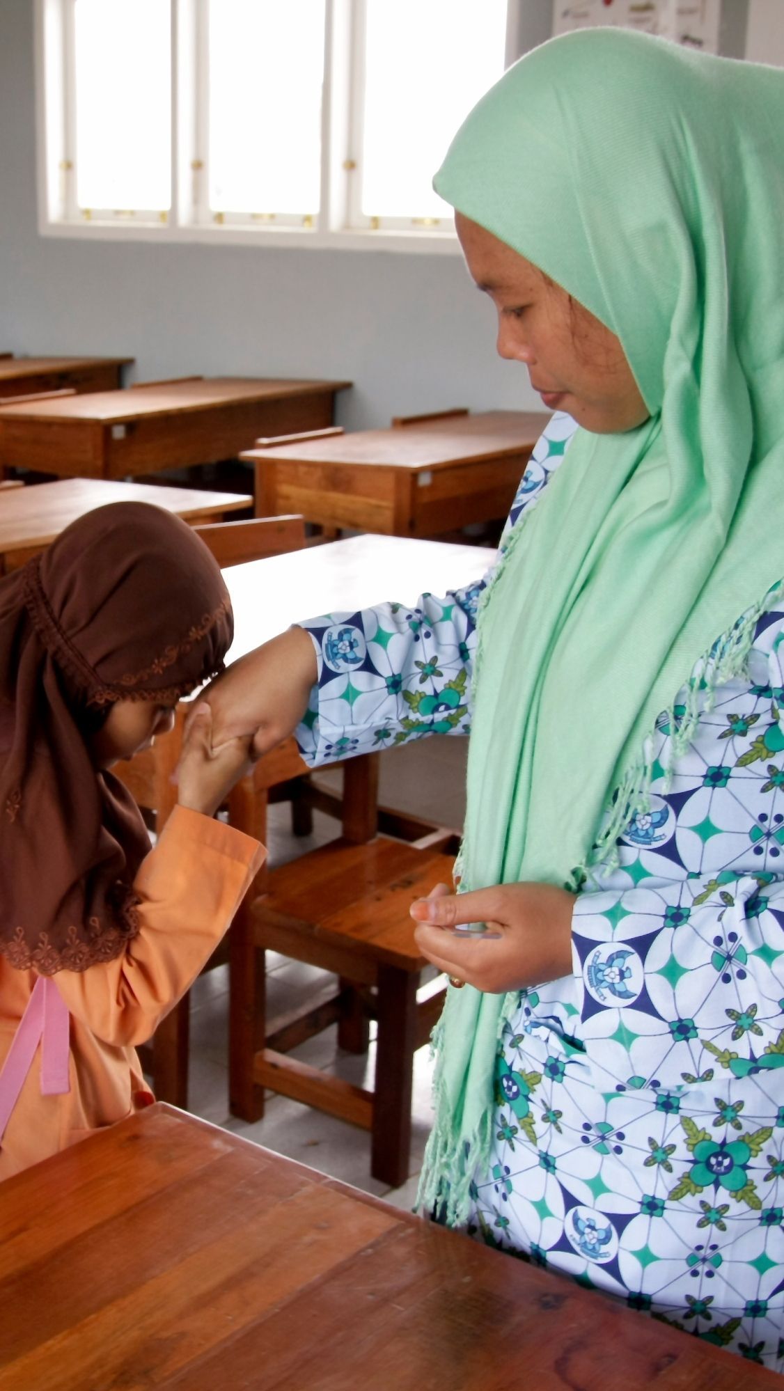 Survei: Gaji 74 Persen Guru Honorer Lebih Kecil dari Upah Minimum Terendah Indonesia