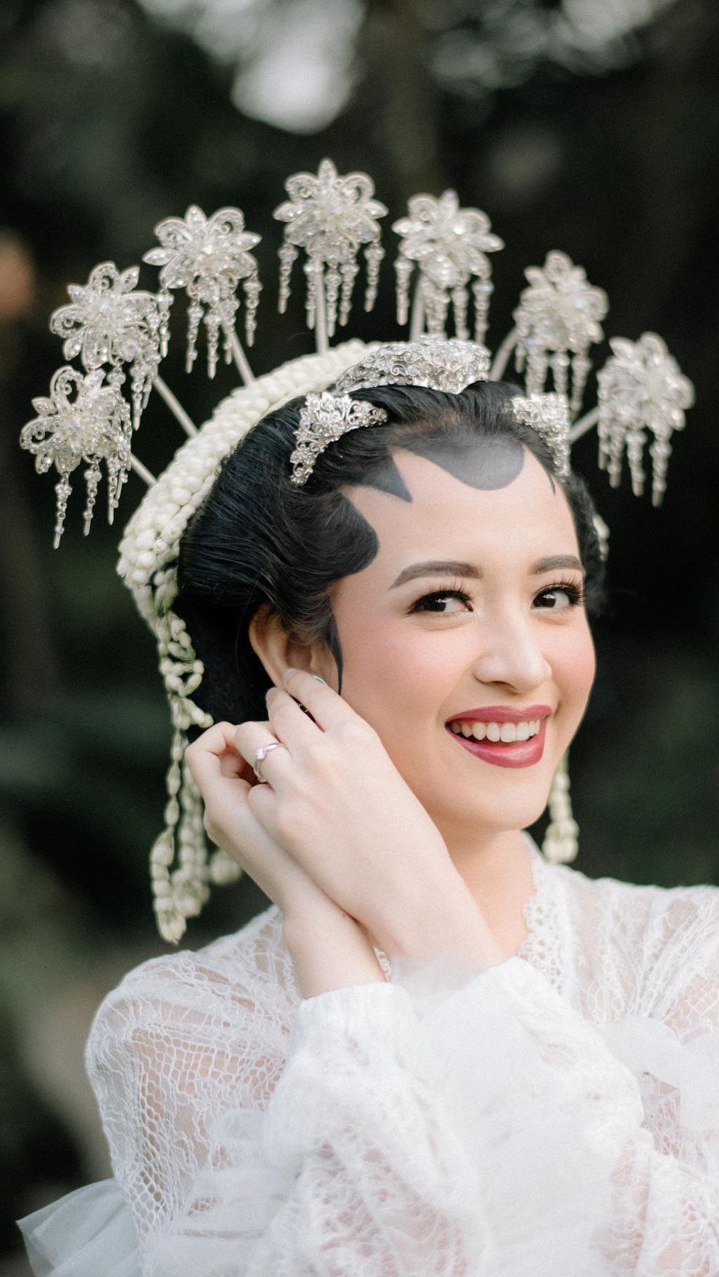 Dilla diketahui sudah menikah dengan seorang pria bernama Uky Wardhono pada 2022 lalu