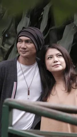 Isu keretakan rumah tangga mereka pun mulai diduga netizen usai Anji dan Wina jarang membagikan momen kebersamaannya seperti dulu