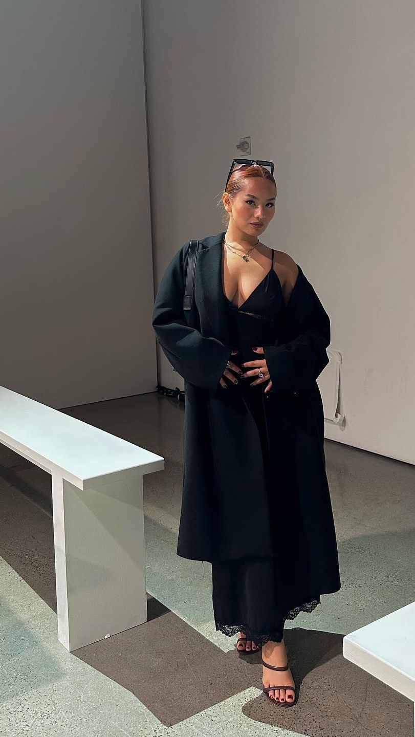Rupanya Zahwa telah menyelesaikan pendidikannya di jurusan Fashion Merchandise di Fashion Institute of Technology, New York, Amerika Serikat