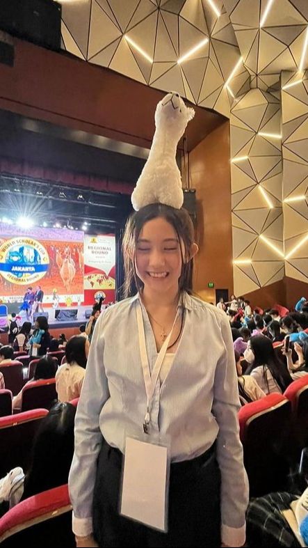 World Scholars Cup (WSC) merupakan kompetisi internasional dengan empat cabang perlombaan, yakni Debate, Writing, Scholar's Challenge, dan Scholar's Bowl