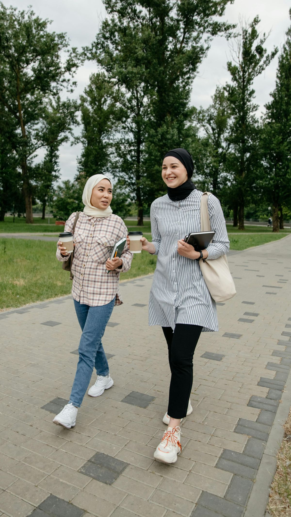 Risiko Merusak Kehormatan Saudara yang Wajib Diwaspadai Umat Islam, Dosanya Sebanding dengan Riba