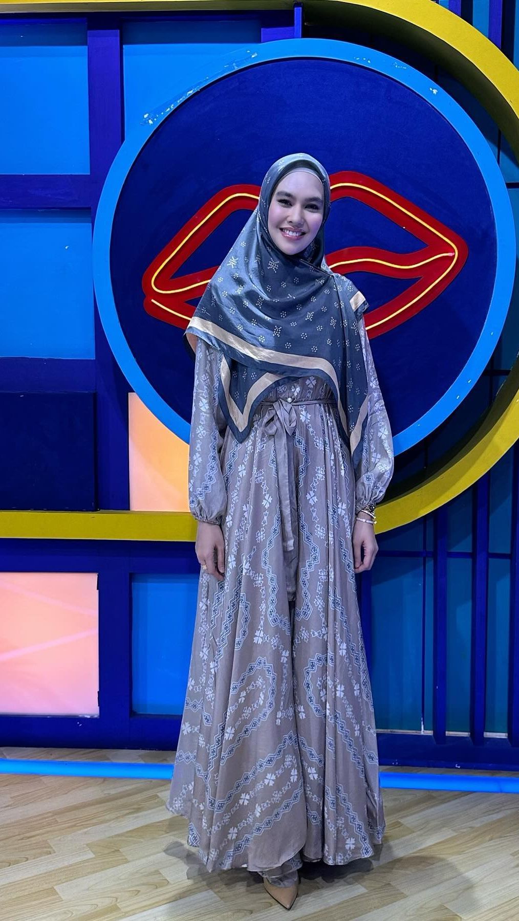 Kartika menyebut jika dirinya hanyalah manusia biasa yang memiliki pori-pori, tone belang, dan komedo
