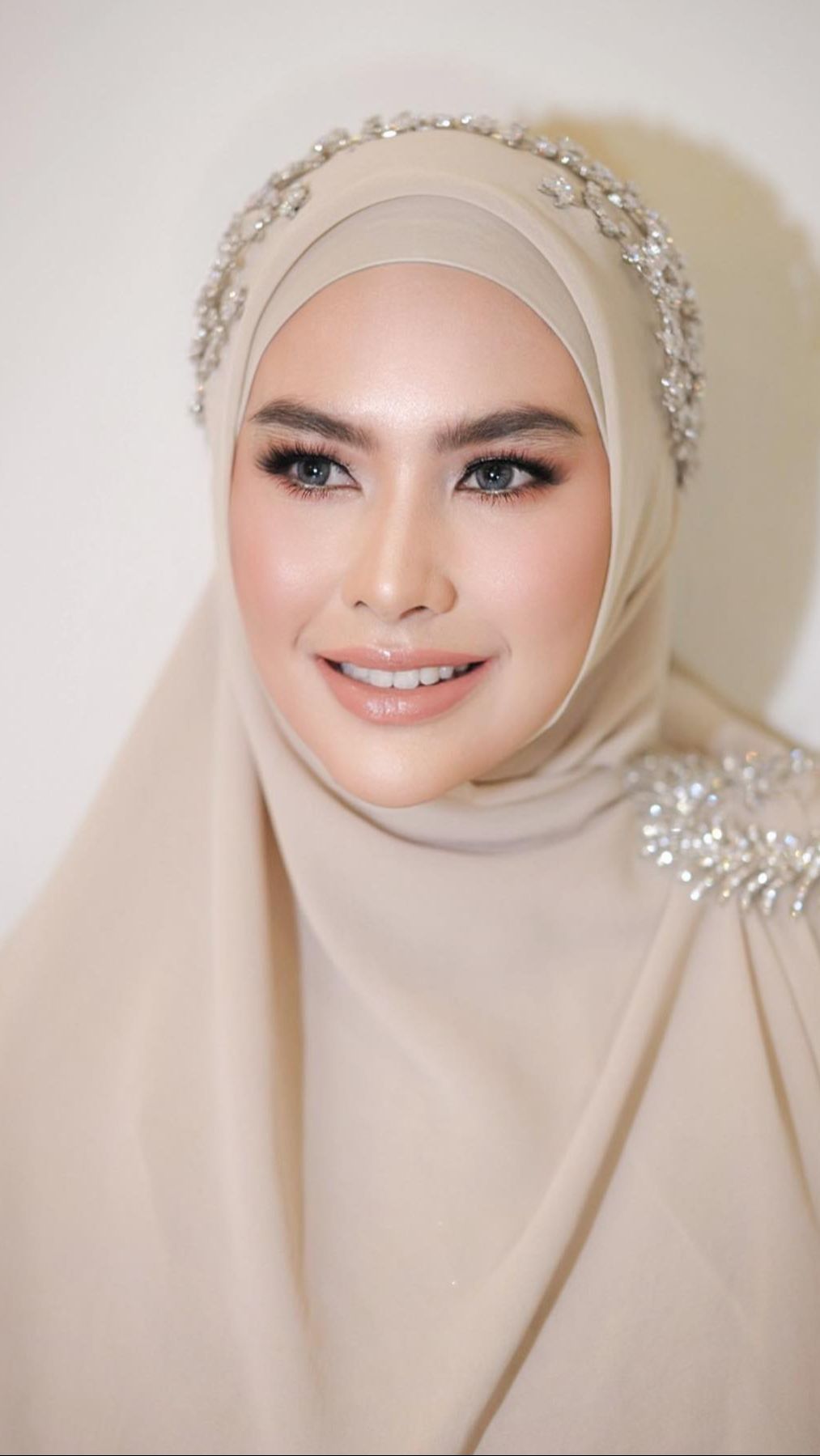 Tak Takut Pamer Wajah Asli di Medsos, Penampilan Kartika Putri Langsung Jadi Sorotan