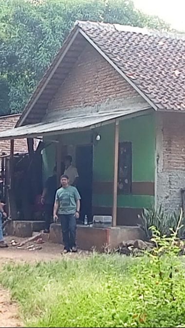 Penampakan Rumah Pegi alias Perong Saat Digeledah Polisi, Lokasinya Tak Jauh dari Pembunuhan Vina Cirebon