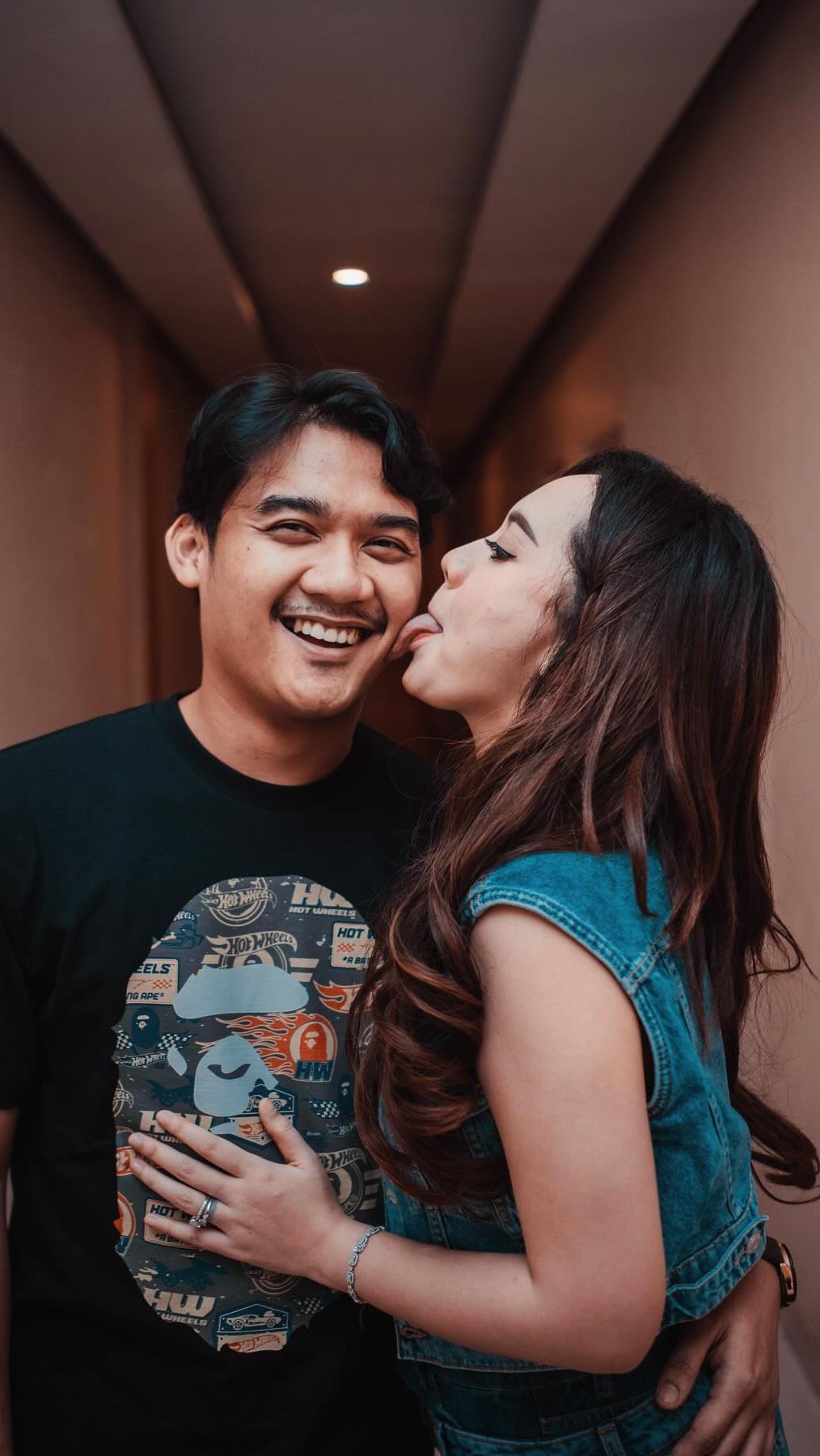 Happy Asmara dan Gilga Sahid beberapa kali membagikan momen mesra mereka di media sosial.