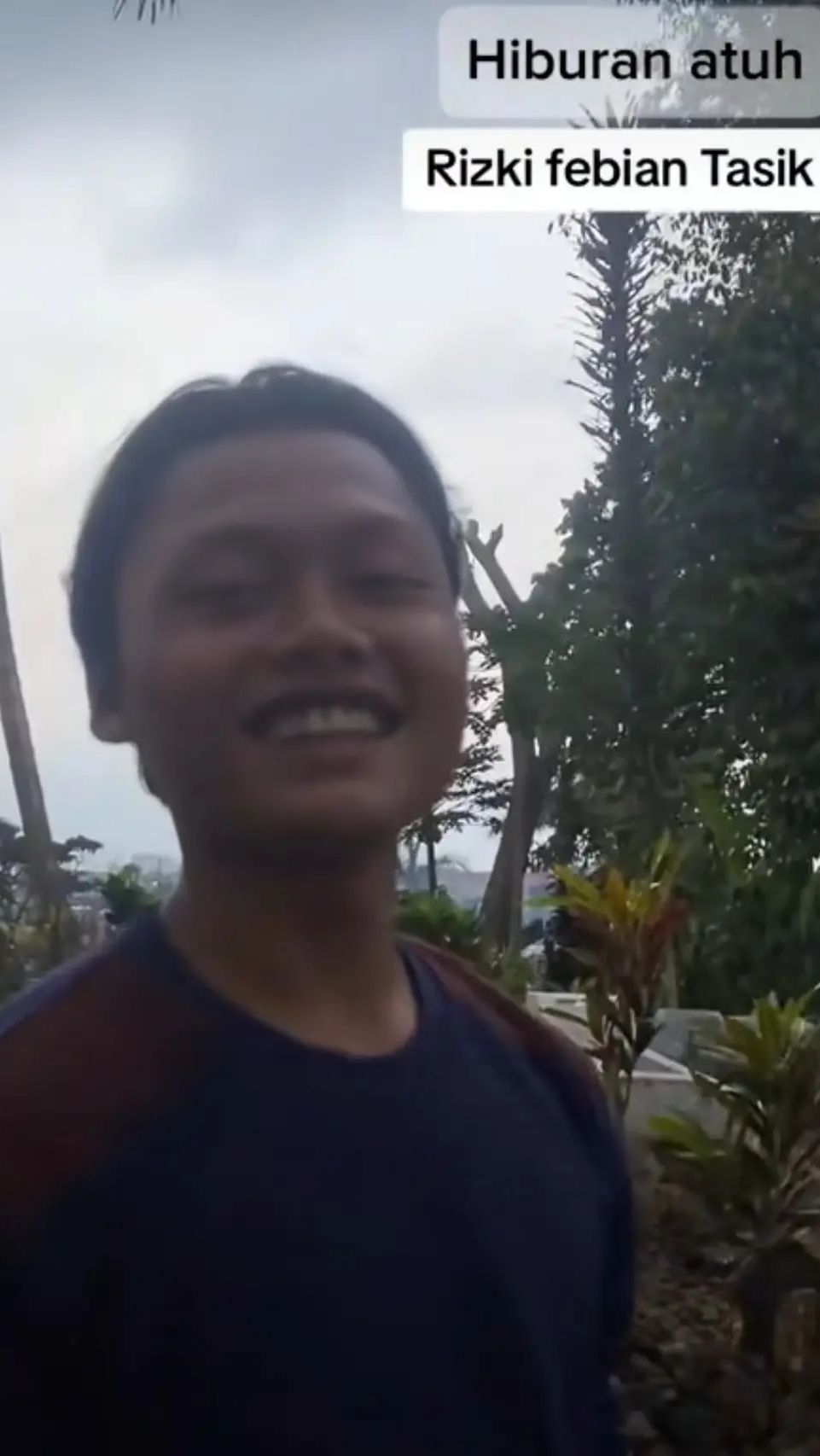 Bahkan, sebagian bergurau jika Mahalini bakalan susah bedain suaminya.