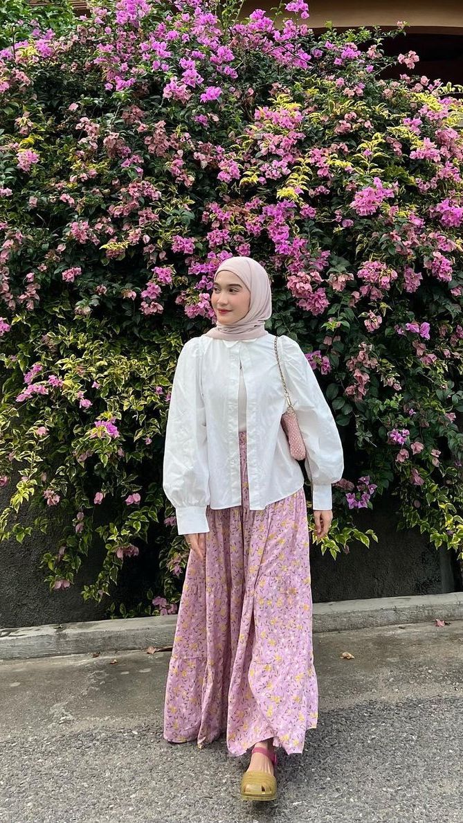 Inspirasi Fashion Statement dengan Tas Pink, Bikin Tampilan Makin Cute
