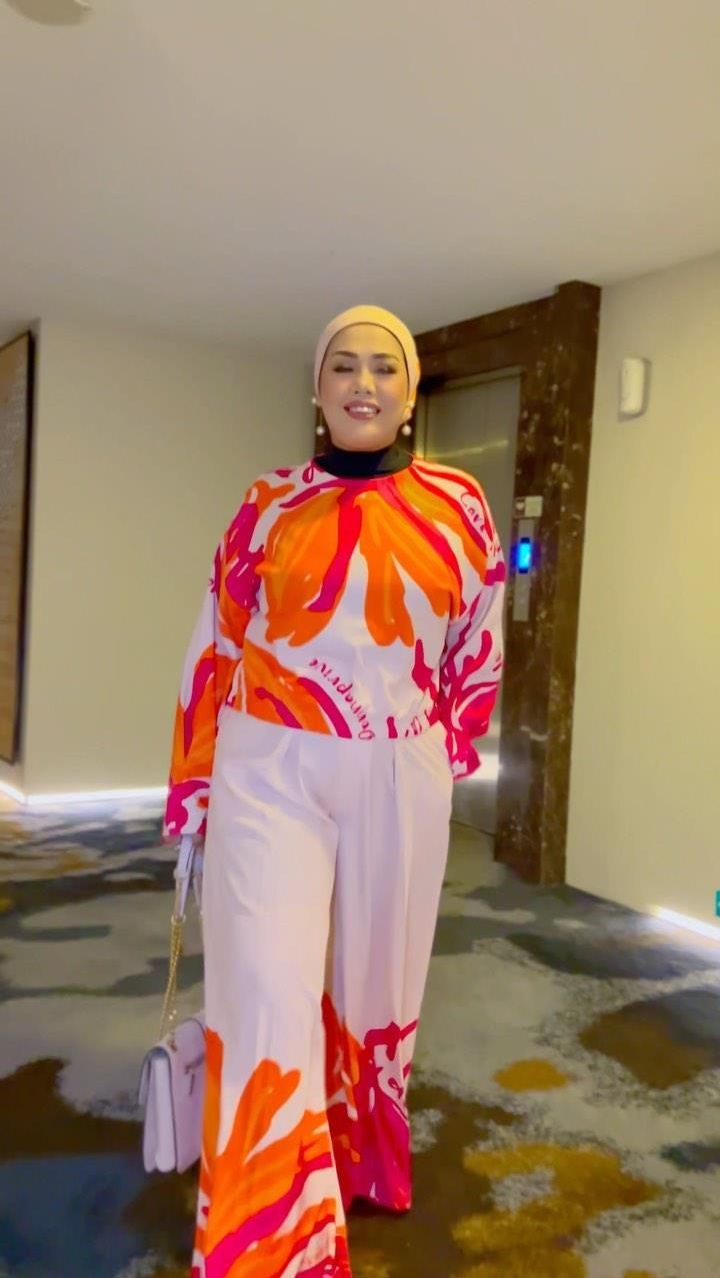 Elly Sugigi Mengungkap Pengalaman Pasang Susuk di Beberapa Bagian Wajahnya, Buat Pikat Berondong?