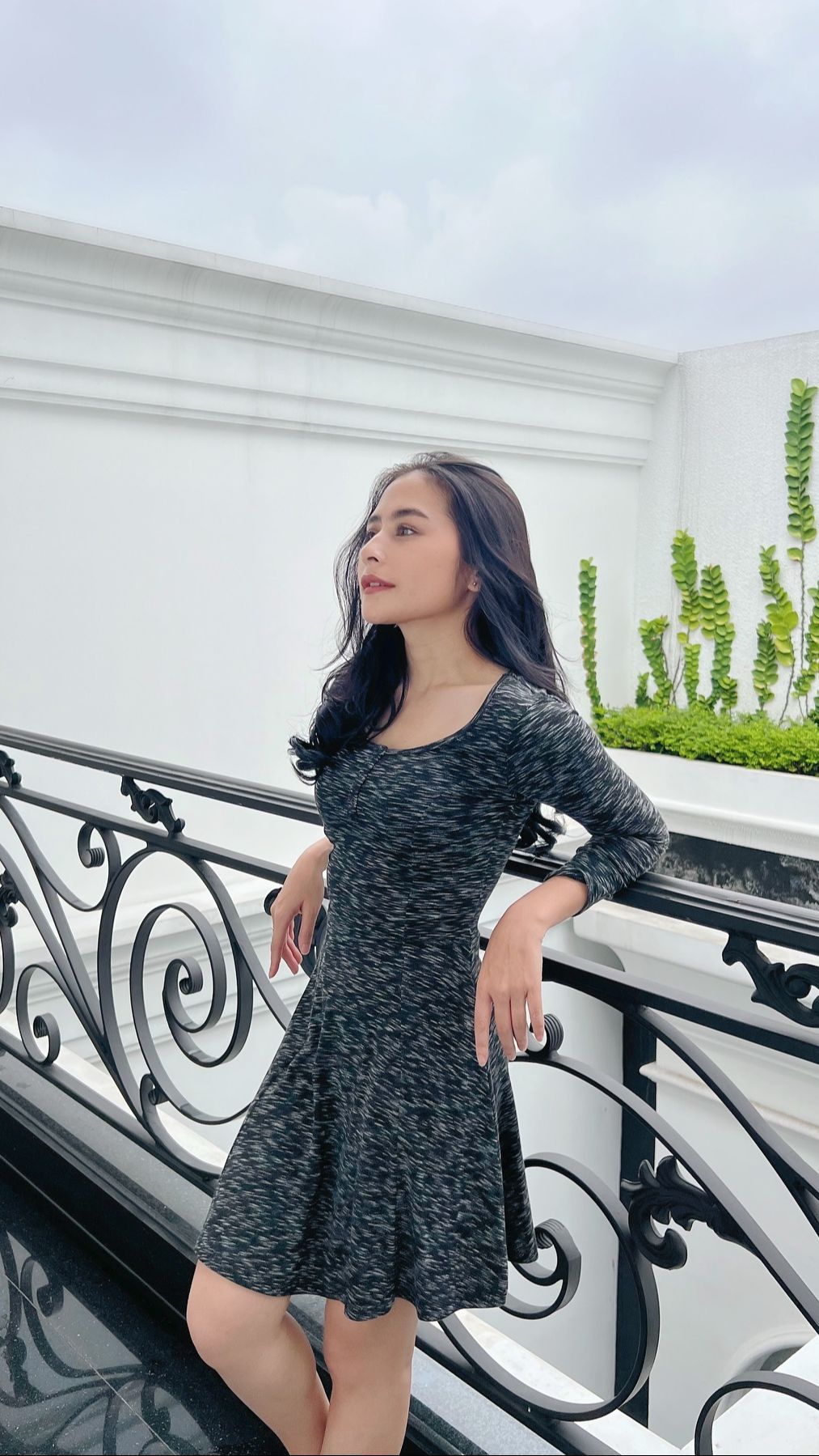 Bahkan Prilly bisa memakai lagi baju-baju semas SMA-nya dulu