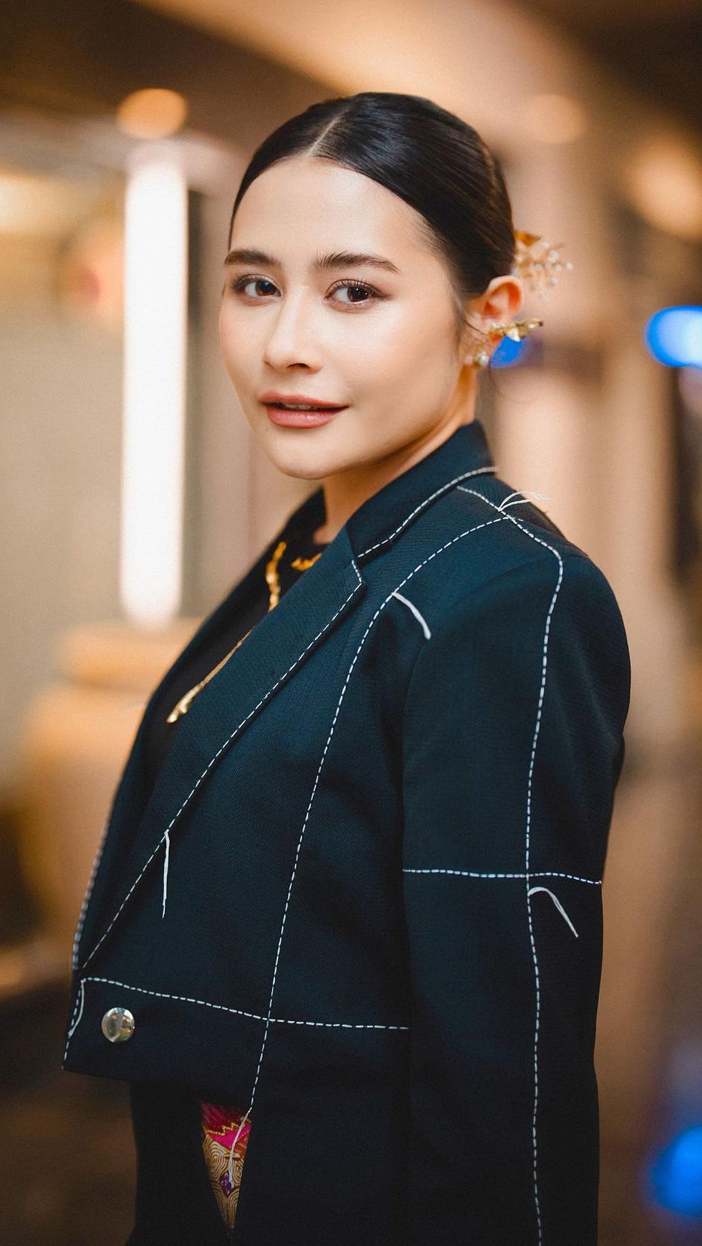 Berat Badan Turun 8 Kg, Potret Terbaru Prilly Latuconsina Ini Manglingi Banget