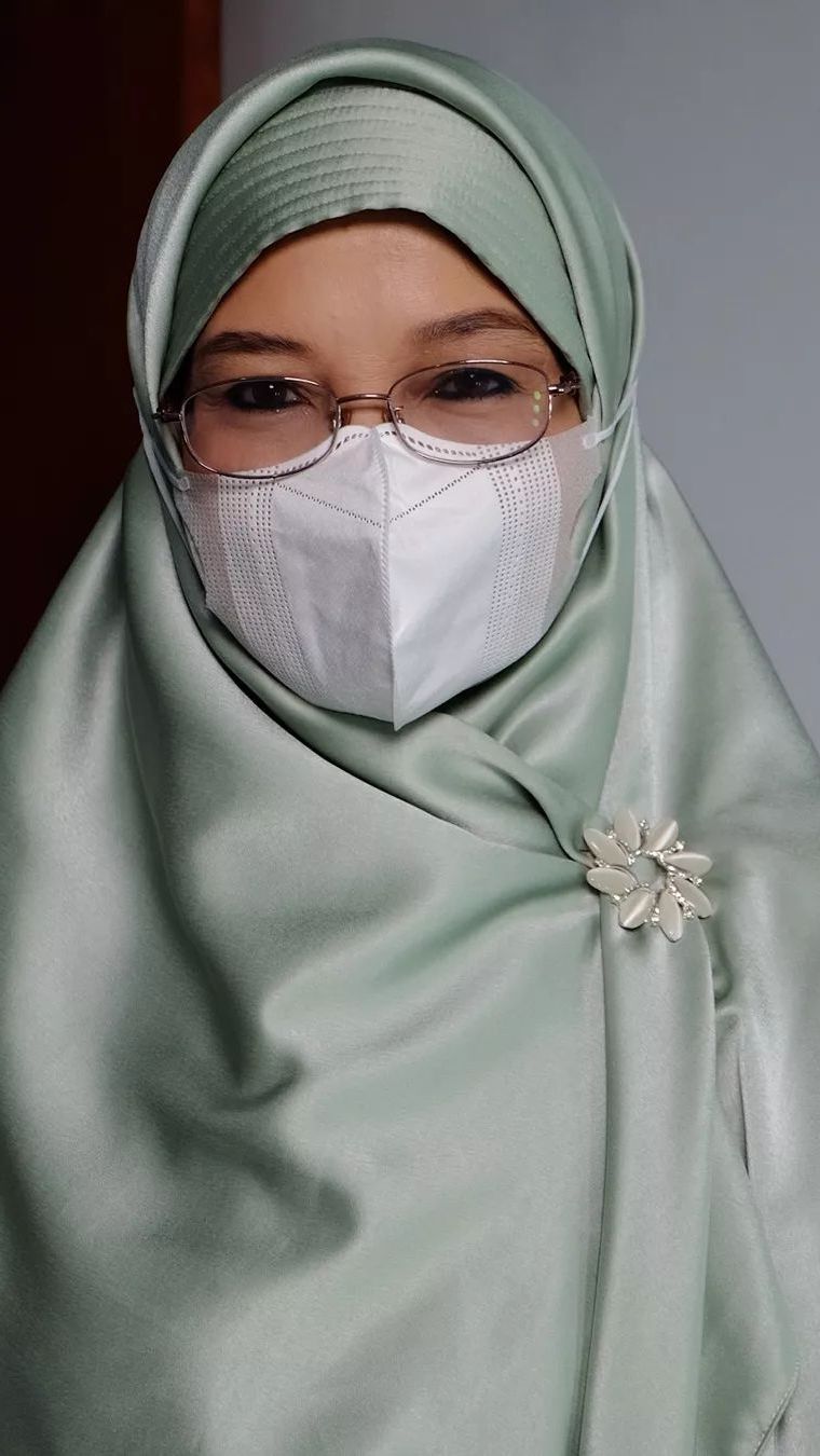 Teh Ninih juga disibukkan dengan berbagai kegiatan positif sehingga membuatnya semakin cepat untuk move on.