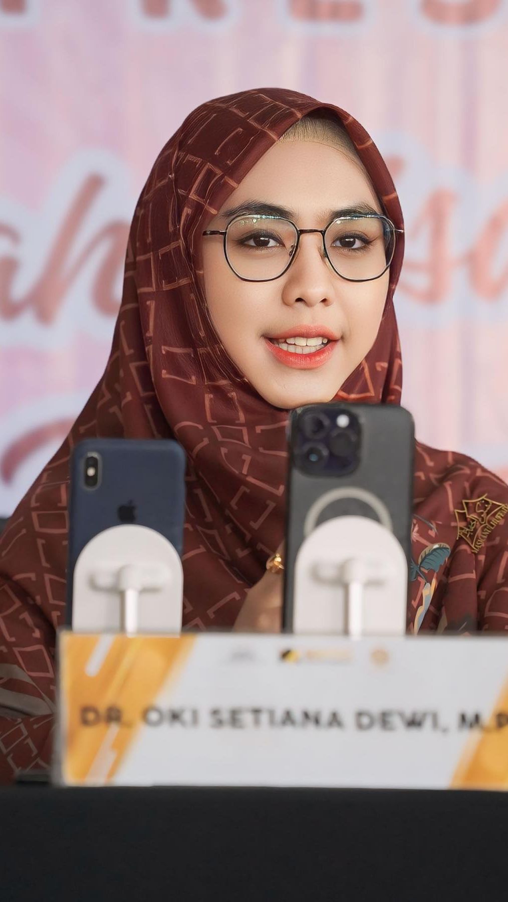 Oki juga berkarier di dunia akting dengan mengawali debutnya dalam film Ketika Cinta Bertasbih yang berhasil jadi tontonan favorit.