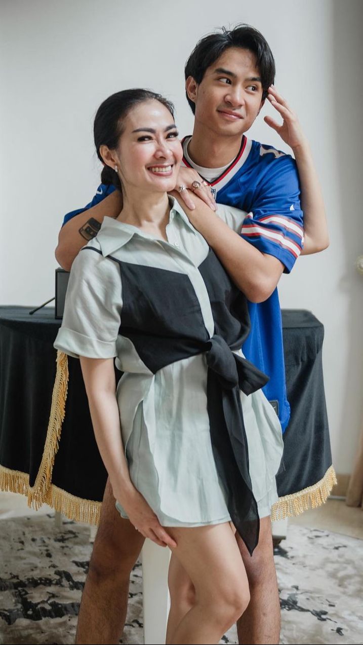 Kata Iis Dahlia Soal Isu Devano Tikung Pacar Jefri Nichol: 'Jangan Ganggu...'