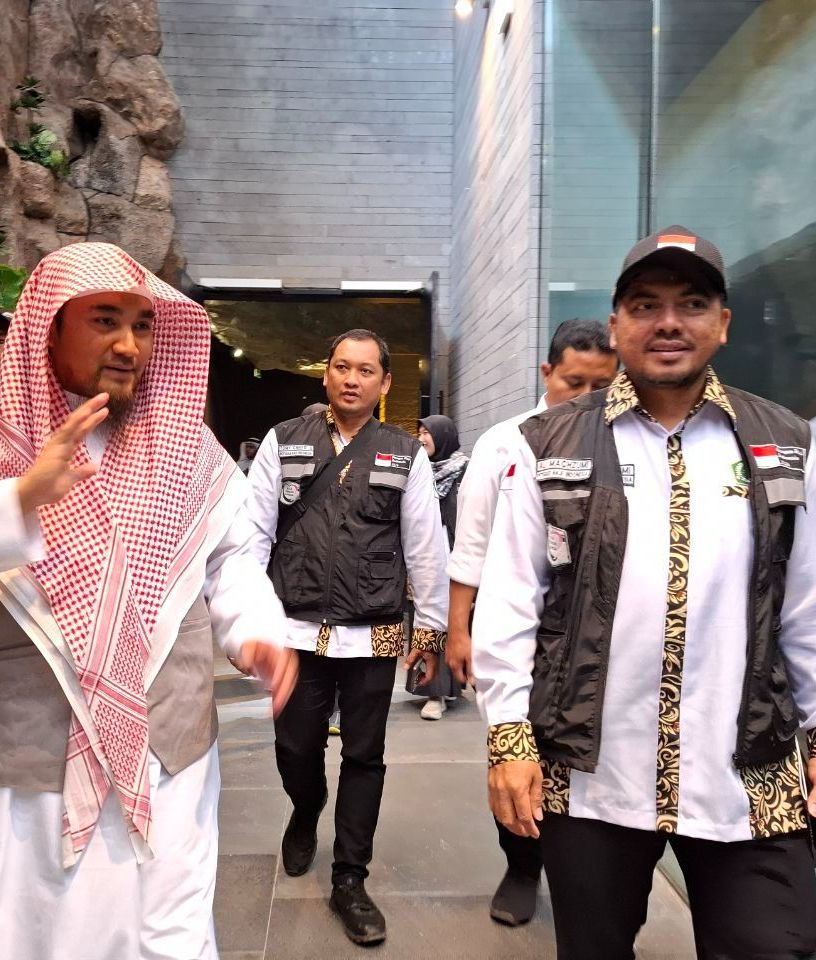 Diralang Buang Puntung Rokok Sembarangan
