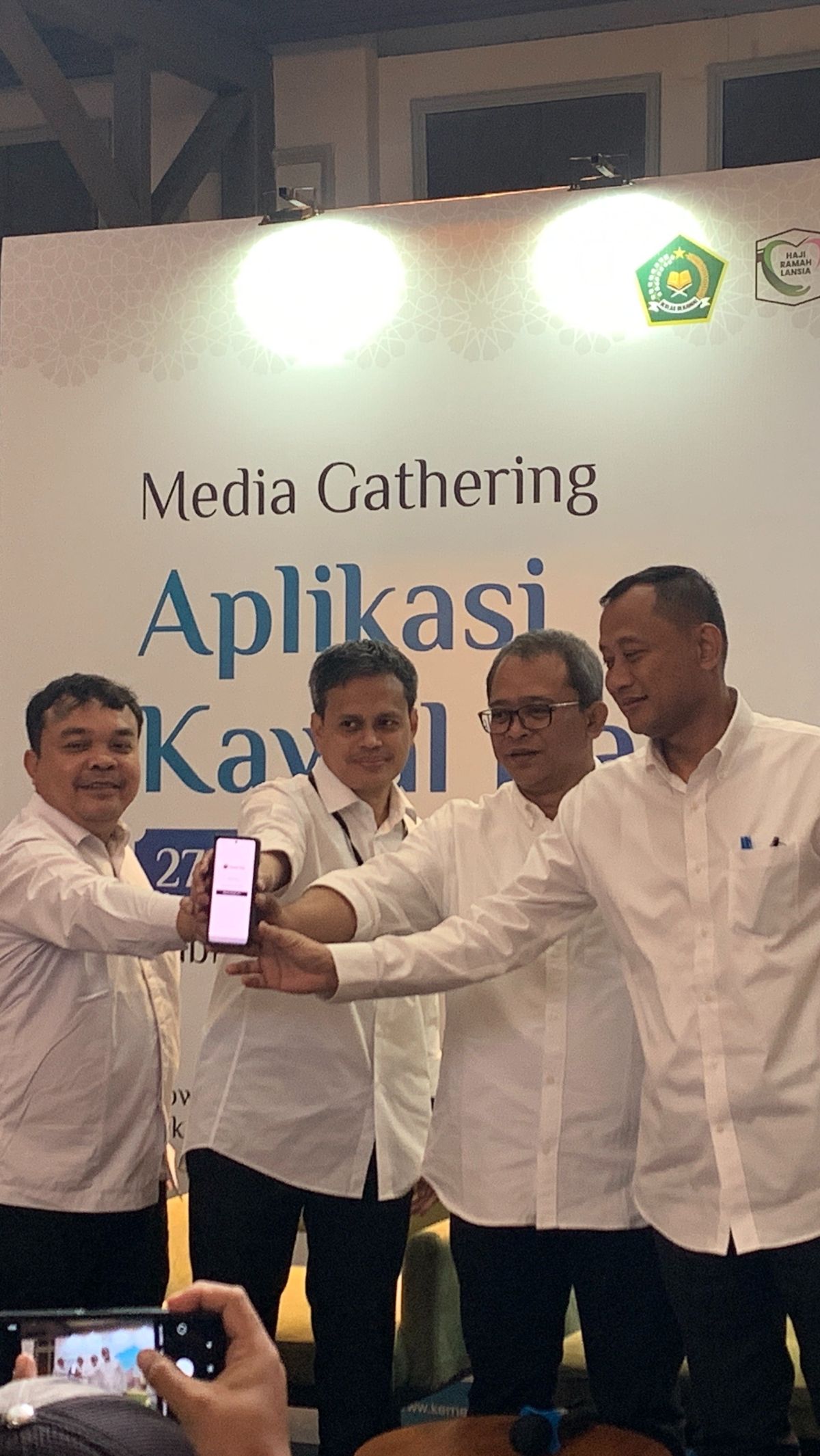 Kemenag Rilis Aplikasi Kawal Haji, Kerabat di Rumah Bisa Pantau Keluarga di Tanah Suci