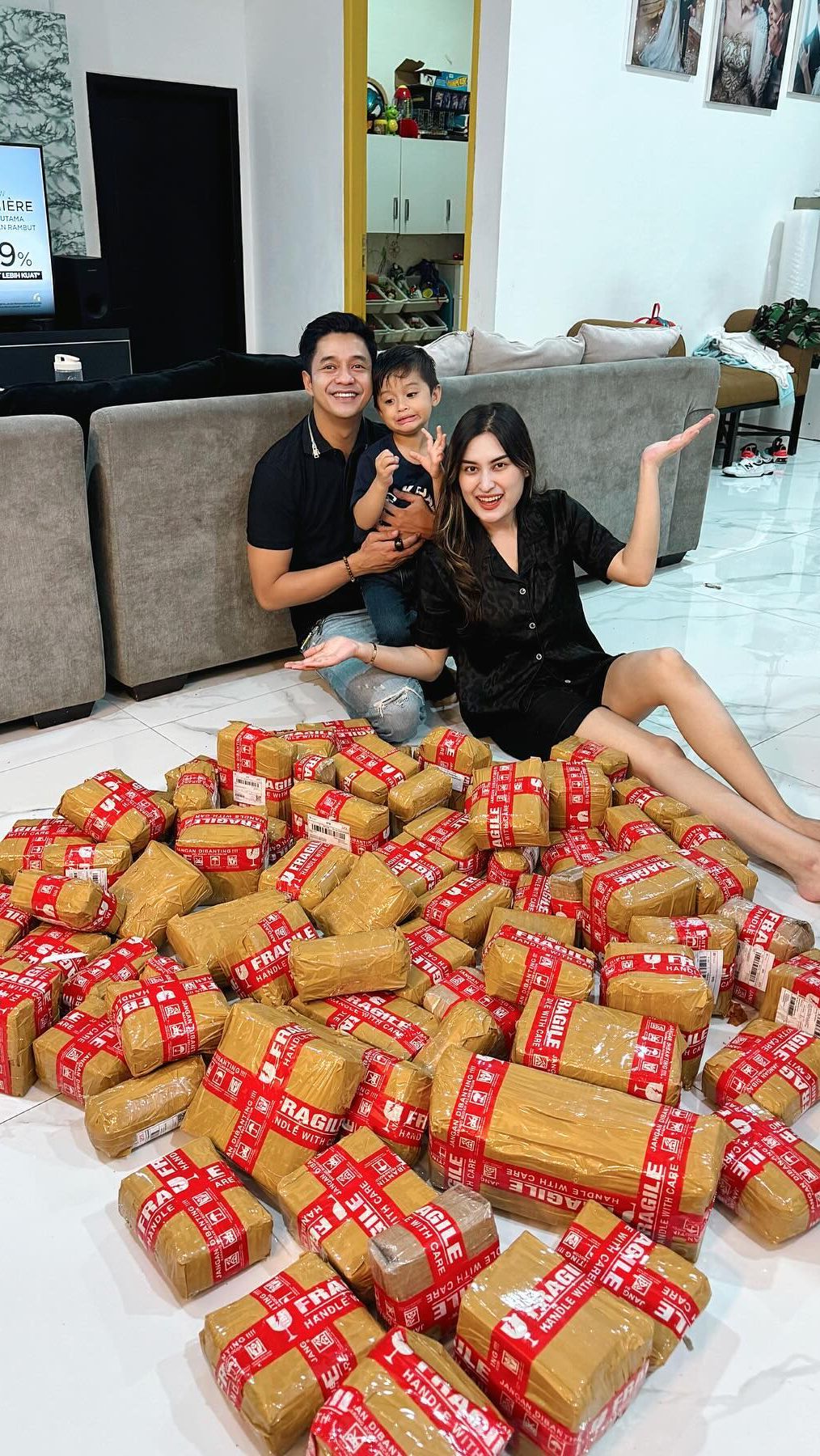 Tak disangka, banyak yang menyukai rasa masakan Angbeen. Ia bahkan menerima orderan hingga ratusan pieces dalam satu hari.