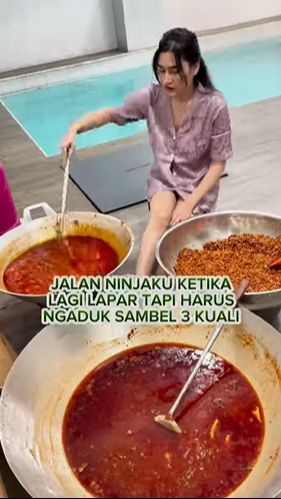 Angbeen dikenal sebagai salah satu artis yang jago memasak. Bahkan ia begitu pandai memasak dalam porsi besar.