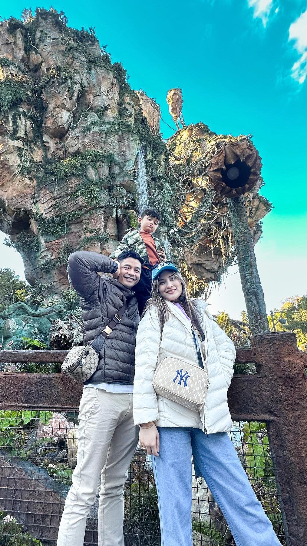Adly pun memberikan dukungan dan apresiasi pada sang istri sebab hobinya tersebut justru kini menghasilkan pundi-pundi rupiah.