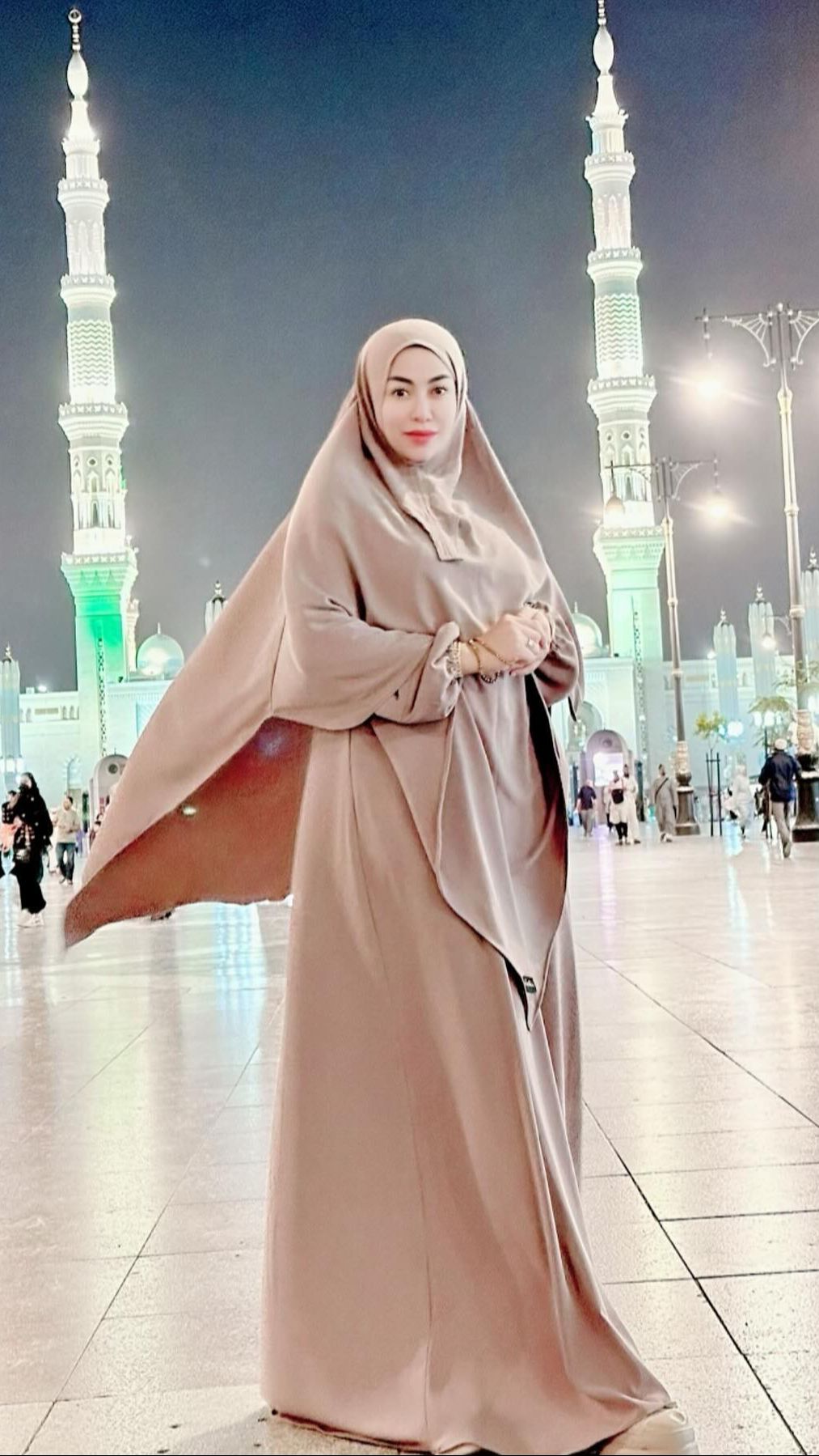 Lama Tak Muncul, 8 Potret Cinta Penelope Masih Berjuang Lawan Kanker Hingga Pernah Muntah Darah