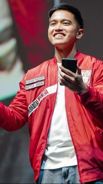 Muncul Baliho Kaesang Gawe Suroboyo 2024, Kode Bakal Maju Pilkada?