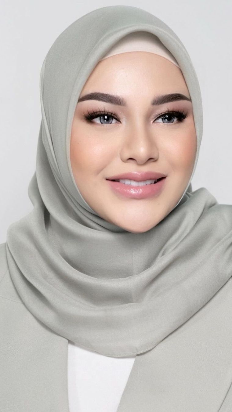 Aurel Dirias dengan Nude Makeup, Warganet 'Vibesnya Kayak Ibu Pejabat'