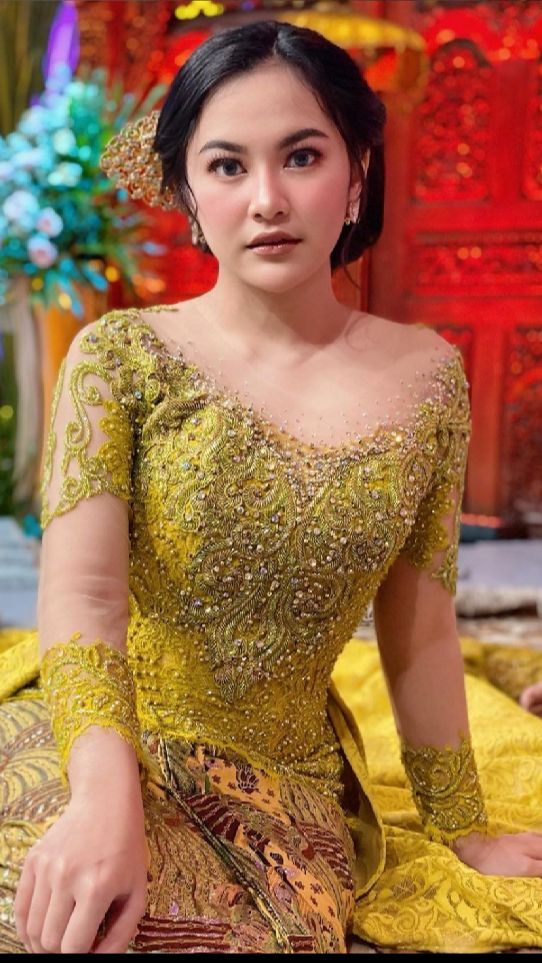 Kebaya menjadi salah satu busana favorit Mahalini. Terlihat dalam beberapa unggahan yang ia bagikan di akun instagramnya
