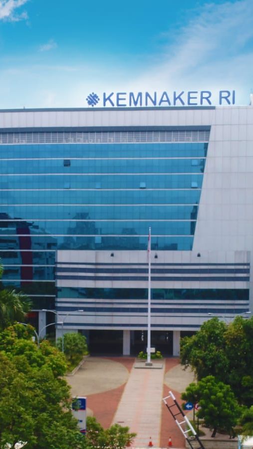 Kemnaker Sambut Positif Kepatuhan Perusahaan Mengisi Norma 100, Apa Itu?