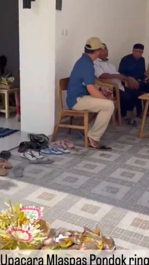 Meskipun tak terllau mewah, rumah itu begitu nyaman dan homey banget.