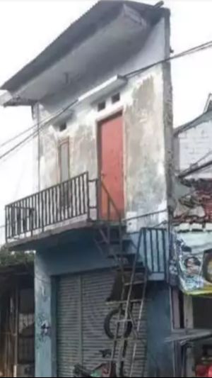 Pintunya sih oke, tapi mau lewatnya bagaiimana?