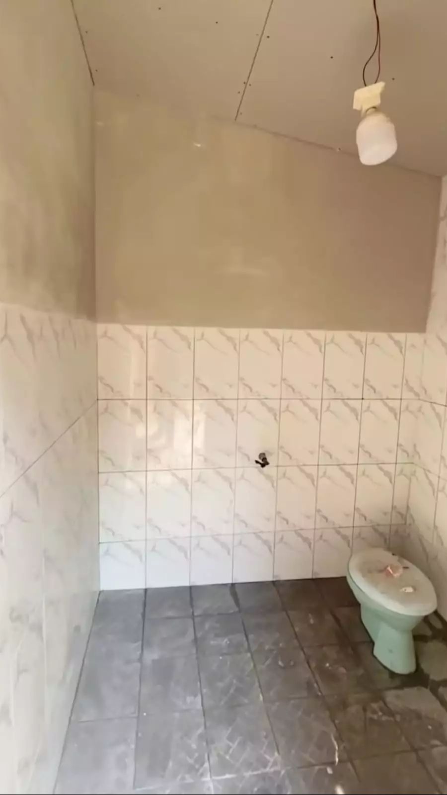 Nah, itulah sederet potret rumah Adit yang direnovasi menjadi lebih nyaman.