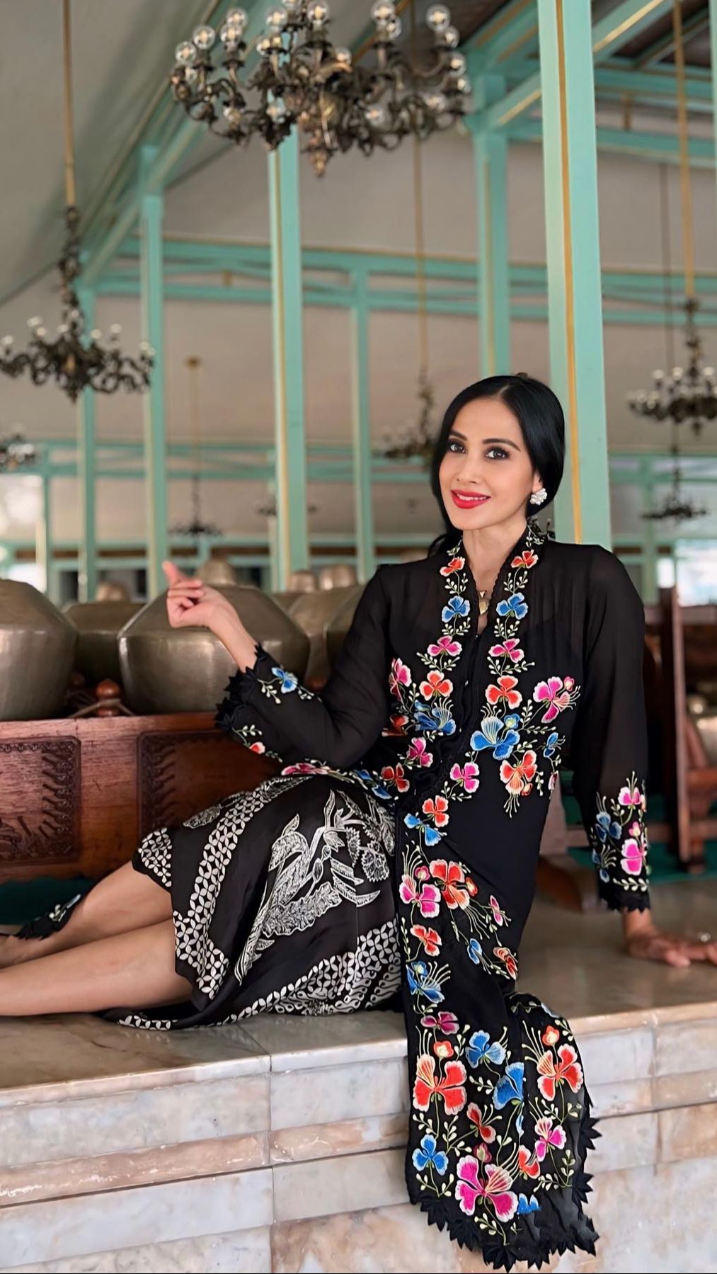 Wajahnya bahkan tak banyak berubah sejak awal merintis karier di industri hiburan Tanah Air.