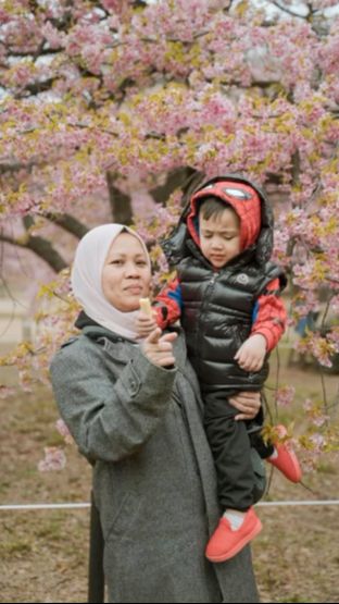 Pengasuh anak kedua Raffi, Rayyanza Malik Ahmad, atau yang akrab disapa Cipung, yakni Sus Rini.