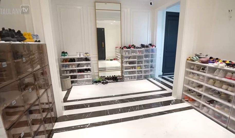 Tempat Sepatu