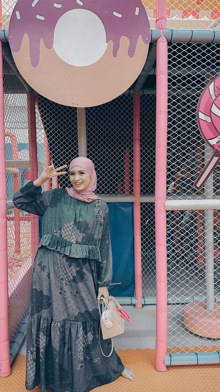 Balik Nyanyi Lagi, Donita Kolaborasi dengan Risna Ories Lewat Lagu Religi 'Maha Cinta'